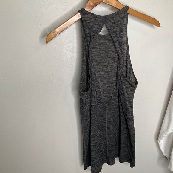 Lululemon Open Back Tank Top - Picture 2 of 3